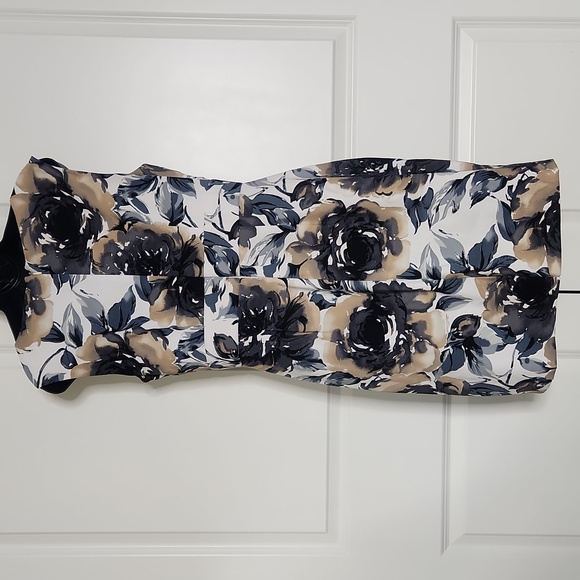 Sleeveless Floral Lined Dress - Picture 5 of 9